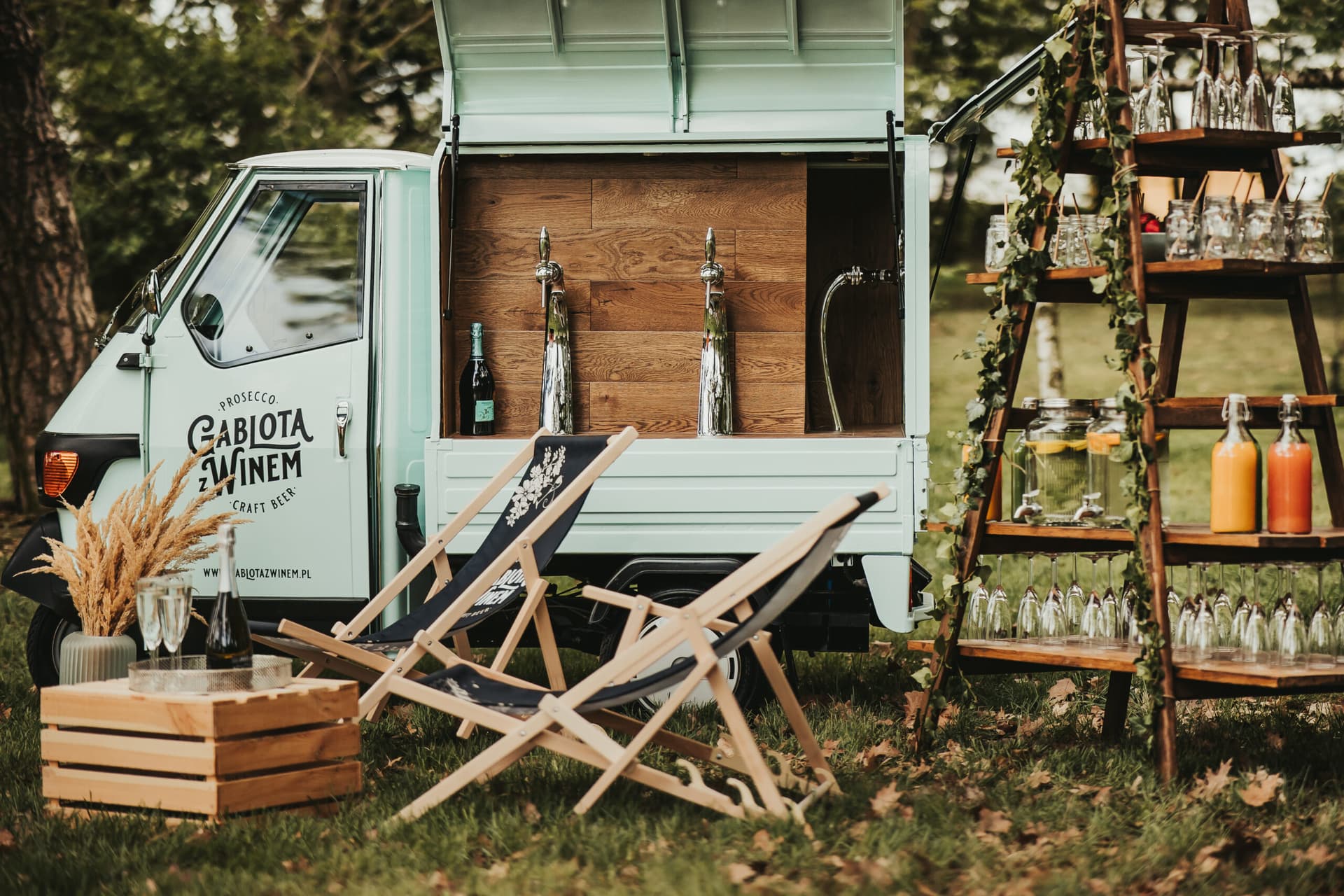 Bar samoobsługowy na wesele i event. Odkryj nowy wymiar serwowania alkoholu